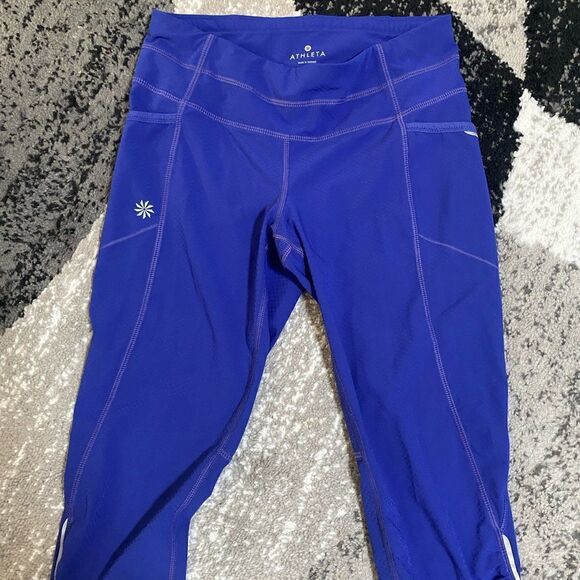 Womens ATHLETA Dobby Be Free Knicker Electric  Blue Crop Legging Capri Size XS. - Picture 3 of 8